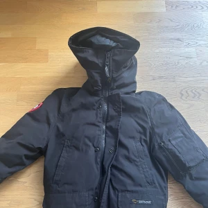 Canada goose jacka - Sparsamt använd