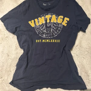 Vintage T-shirt tryck  - Använd lite töjd fast fin 🩷perfekt till att ha att sova till 🩷