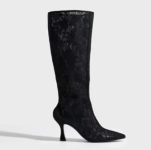 Spets boots - Lace boots från Nelly, kommer inte till användning och är endast testade🌸🌟