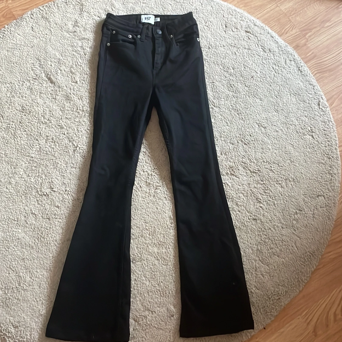 Utsvängda jeans