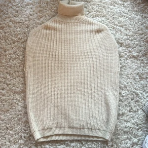 stickad väst  - en stickad fin väst från NAKD 🎀
