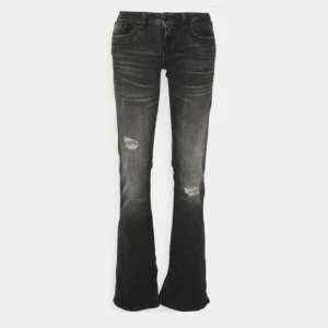 Ltb jeans valerie - Jag säljer mina valerie jeans från Ltb då de inte kommer till användning. Jag har knappt använt jeansen, utan bara ett par fåtal gånger. 