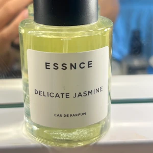 Delicate Jasmine - Knappt använd. Kommer inte till användning 
