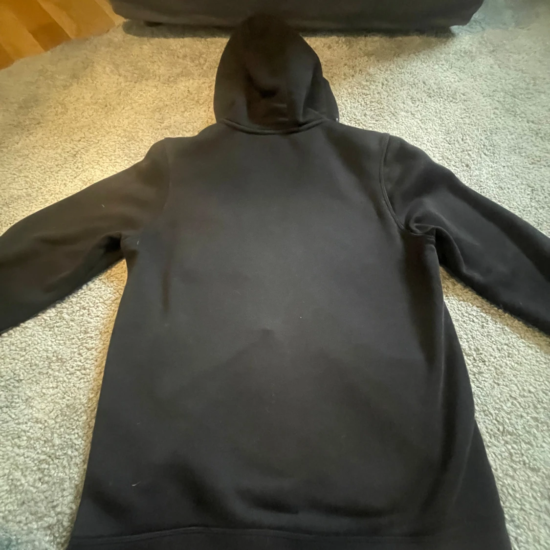 Säljer sail racing tröja med luva utan snören  - 90