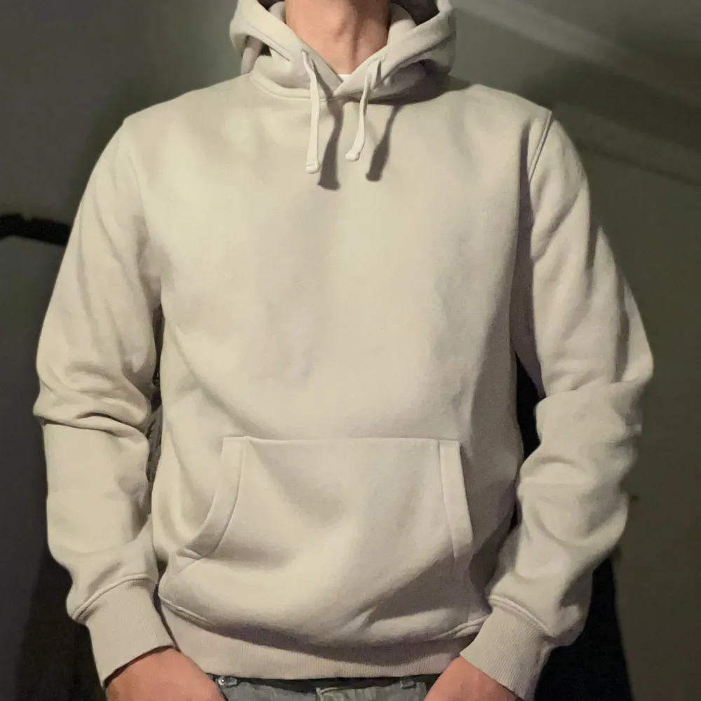 These Glory Days hoodie, i utmärkt skick. Modellen är 187 och väger 84. Skriv om ni har några frågor💭. Priset är inte hugget i sten💸🤝. Hoodies.