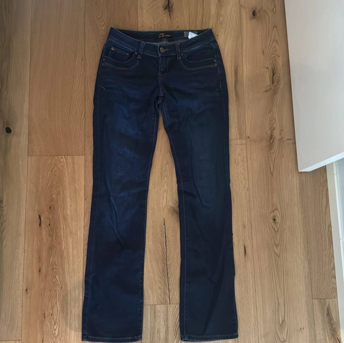 Lådmidjade ltb jeans 
