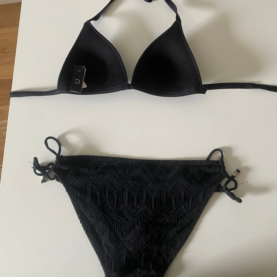 Svart spetsbikini - 90