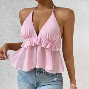 Rosa topp - Rosa topp från shein inte till användning heller ångrat köp super fint skick skriv för privat för bilder på den söta toppen passar perfekt till sommaren!🩷