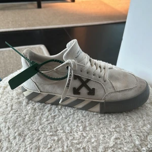 Off white skor - Bra skick, köpta i Monaco metropol 