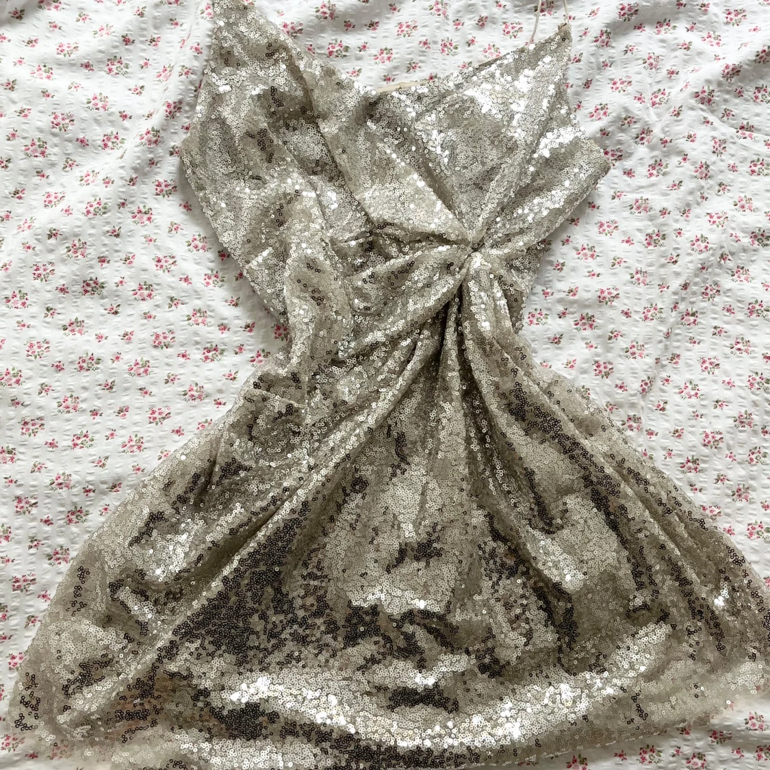 Glittrig klänning  - 91