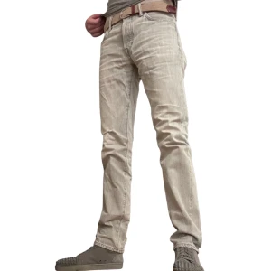 Tom Ford Jeans - Gråa Tom Ford Jeans. Modell: slim selvegde. Size: 31 (passar 178cm - 186cm). Skick: 8/10.