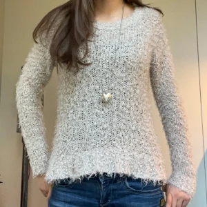 Stickad tröja - Stickad tröja från Vero Moda. Mycket mysig till vintern och till hösten 💕💕