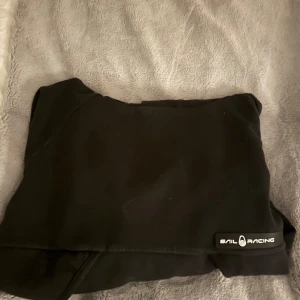 Sail racing hoodie svart - Skick 9/10 Använd fåtal gånger Ny pris 1400-1800