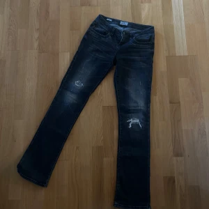 LTB jeans - Bootcut lågmidjade jeans! Super snygga, använda få gånger därför säljer jag dem! Passar mig som vanligt vis har S (slutsålda)