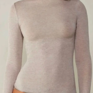 Intimissimi tröja - Säljer denna populära tröjan från intimissimi i storlek s, använd ett fåtal gånger så är i bra skick💓