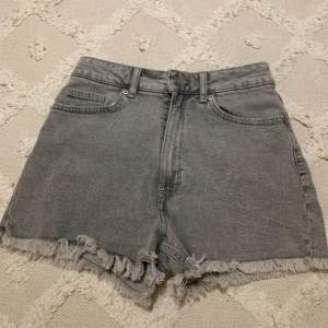 High waist jeans shorts storlek 36 