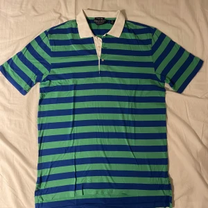 Vintage Ralph Lauren piké  - En jättefin Vintage Ralph Lauren piké i mycket fint skick storlek M, Polo golf med Puma cotton fråga gärna om extra bilder eller prisförslag👍