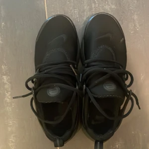 Nike presto svart - Svarta Nike presto svarta knappt använda