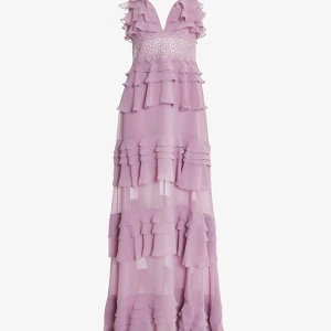 Balklänning eventuell brudtärnklänning - Bara använd en gång, fint skick och väldigt fin färg, säljer på grund av att de inte kommer till användning! Klänning är även uppsydd, jag är 164 och den passar mig bra! Klänning är i strl 8/36 men jag brukar ha 34 så den passar nog strl 34 oxå.