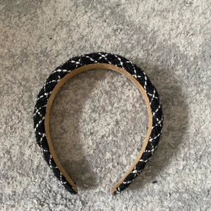 Hårband  - Hårband från shein  Trendigt och superfin🥰