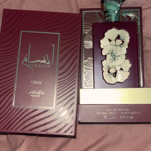 Lattafa  - Säljer min lattafa parfym Den är 100ml. Endast test sprayad och doften var inte för Mig 