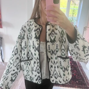 Jacka - Jätte fin jacka från zara perfekt för hösten