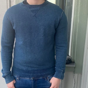 Ralph Lauren Tröja - Stickad Ralph Lauren tröja i bra skick! Pris kan diskuteras vid bra affär.