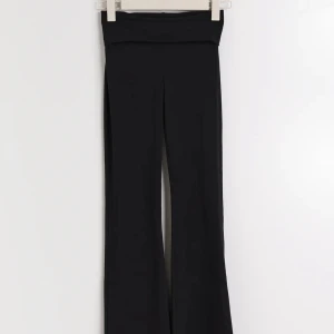 Yogapants - Svarta Yogapants från Gina tricot Young i tall. Storlek 170 men skulle säga att det är som en ca xs/ S. 