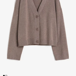 Söker  - Hej! Jag söker nu denna koftan i storlek xs men även de matchande byxorna