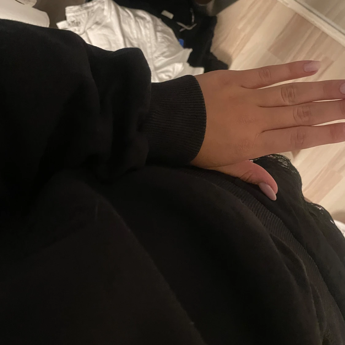 Svart tröja från Gina tricot  - 90