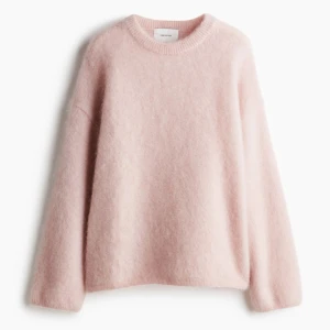 Hm mohair tröja  - Helt ny med prislapp, aldrig använd. Köpt för 699 köpt på hm’s hemsida i mohair ull ❤️