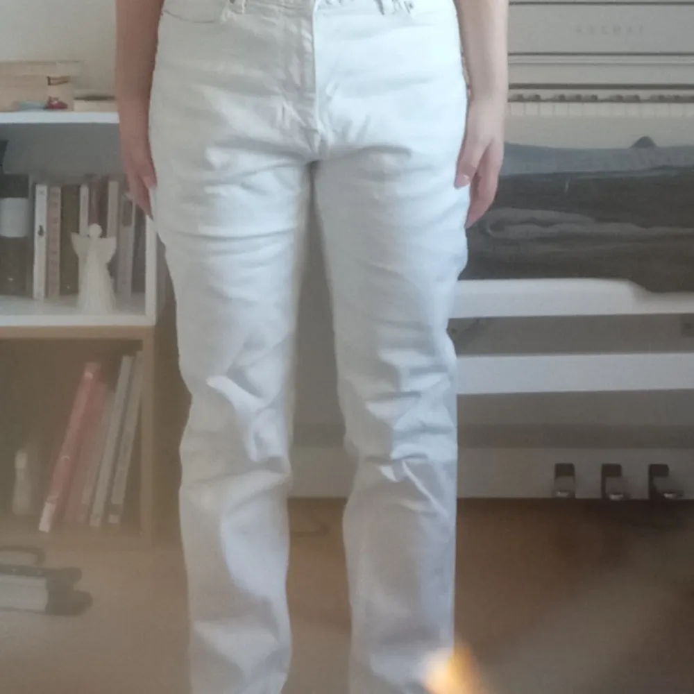 White Dobber Jeans, size M Worn a couple of times, in very good condition.. Jeans & Byxor.