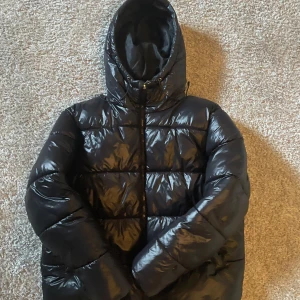 Vinterjacka - Så fin pufferjacket från lager 157 använd fåtal gånger!