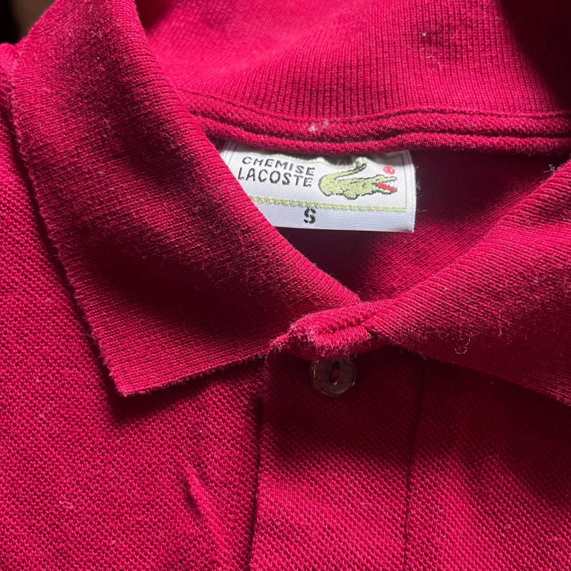 Vinröd pikétröja från Lacoste - 28