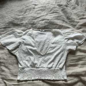 Vit tröja - Storlek m från only 