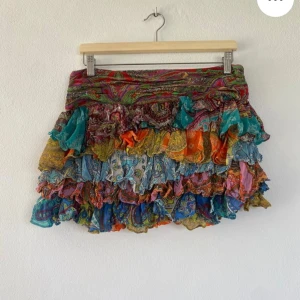 Volangkjol från zara - Superfin volangkjol från Zara med patchwork design 🤍