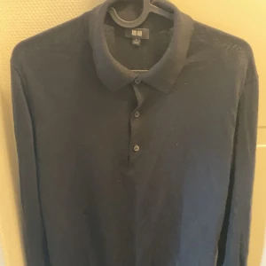 Uniqlo tröja svart  - Uniqlo tröja storlek S, Svart 