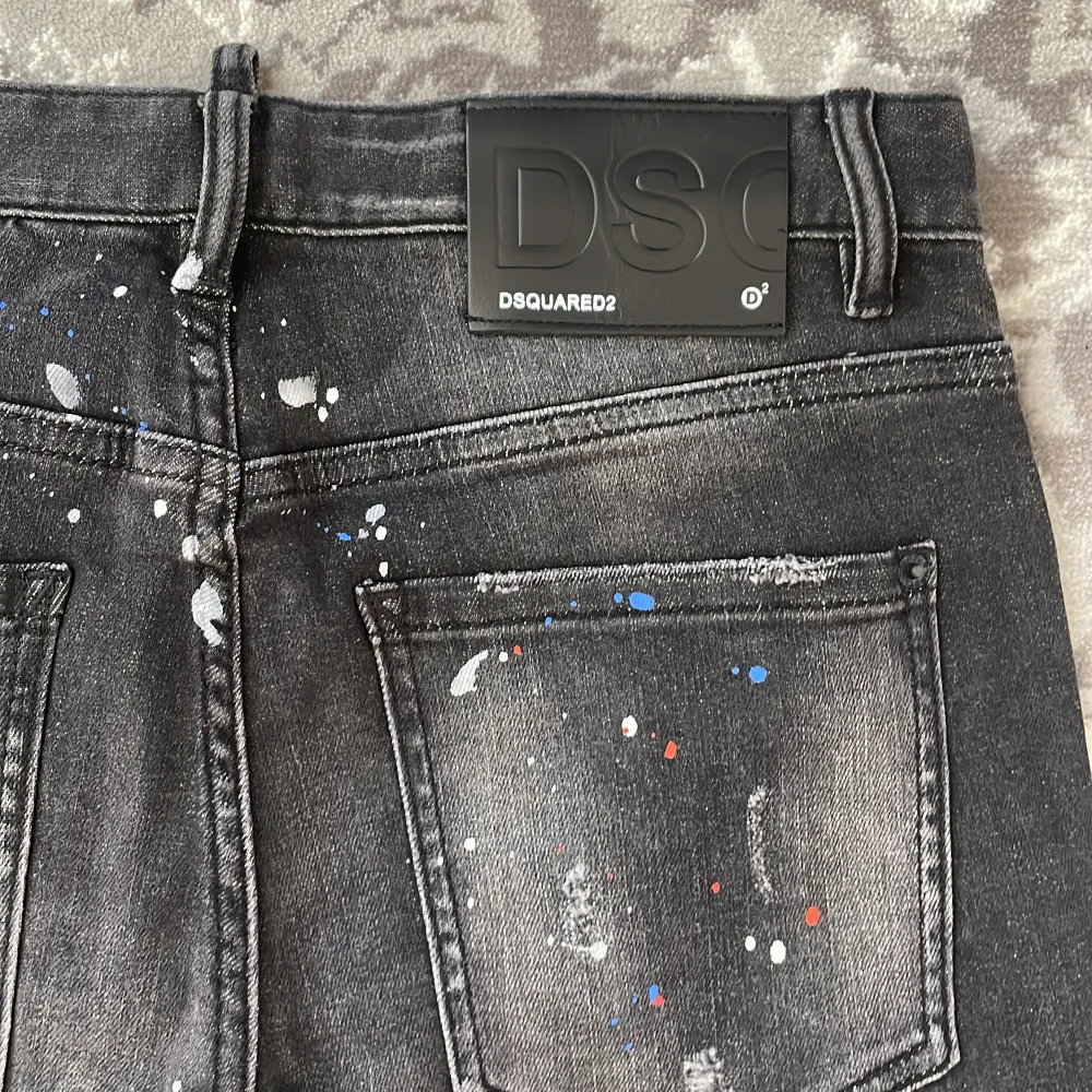 Dsquared2 jeans Helt nya Högsta kvaliten+✅ Tags och bag🏷️🛍️ Storlek 31Eu 46Italiensk. Jeans & Byxor.