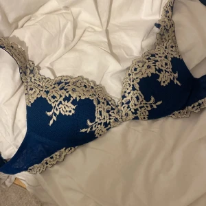 Intimissimi bh - Intimissimi bh som inte kommer till användning då den va lite för stor, nypris 500. Storlek 75C