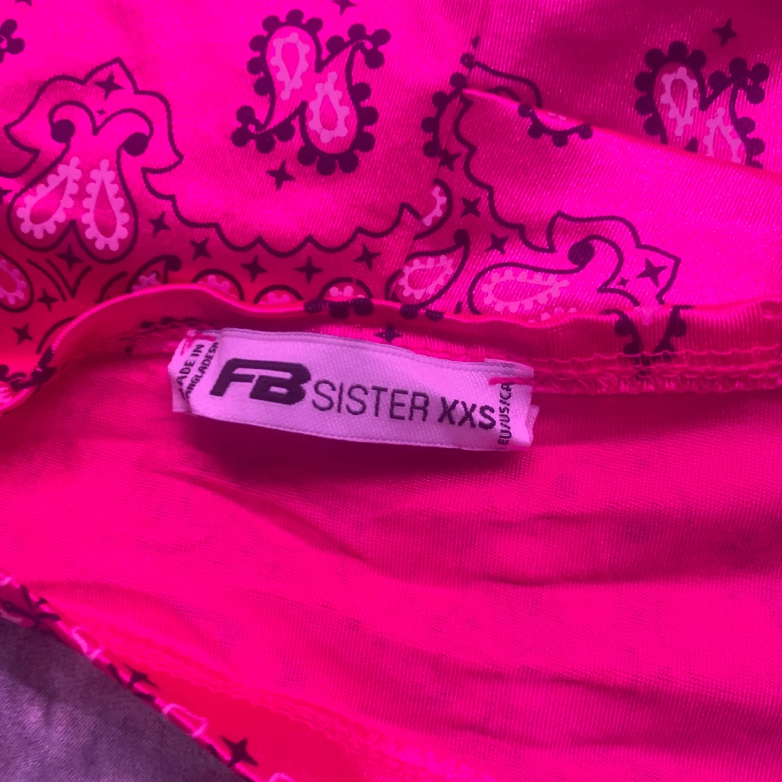 Rosa bandana-mönstrad topp från FB Sister - 2