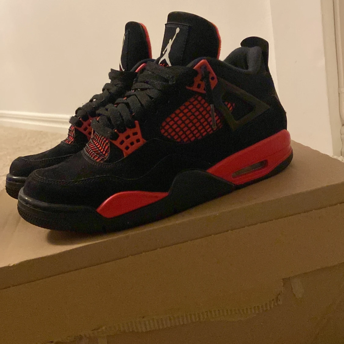 Jordan 4 Red thunder