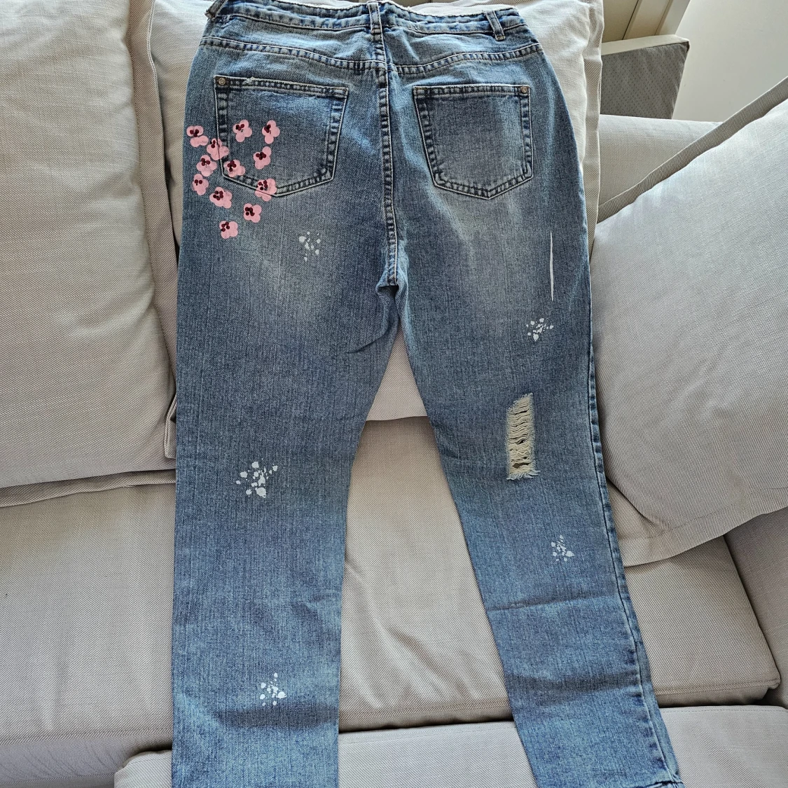 Riots målade jeans med körsbärsblommor - 1