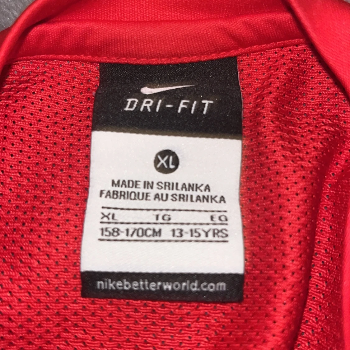 Röd fotbollströja från Nike - 1