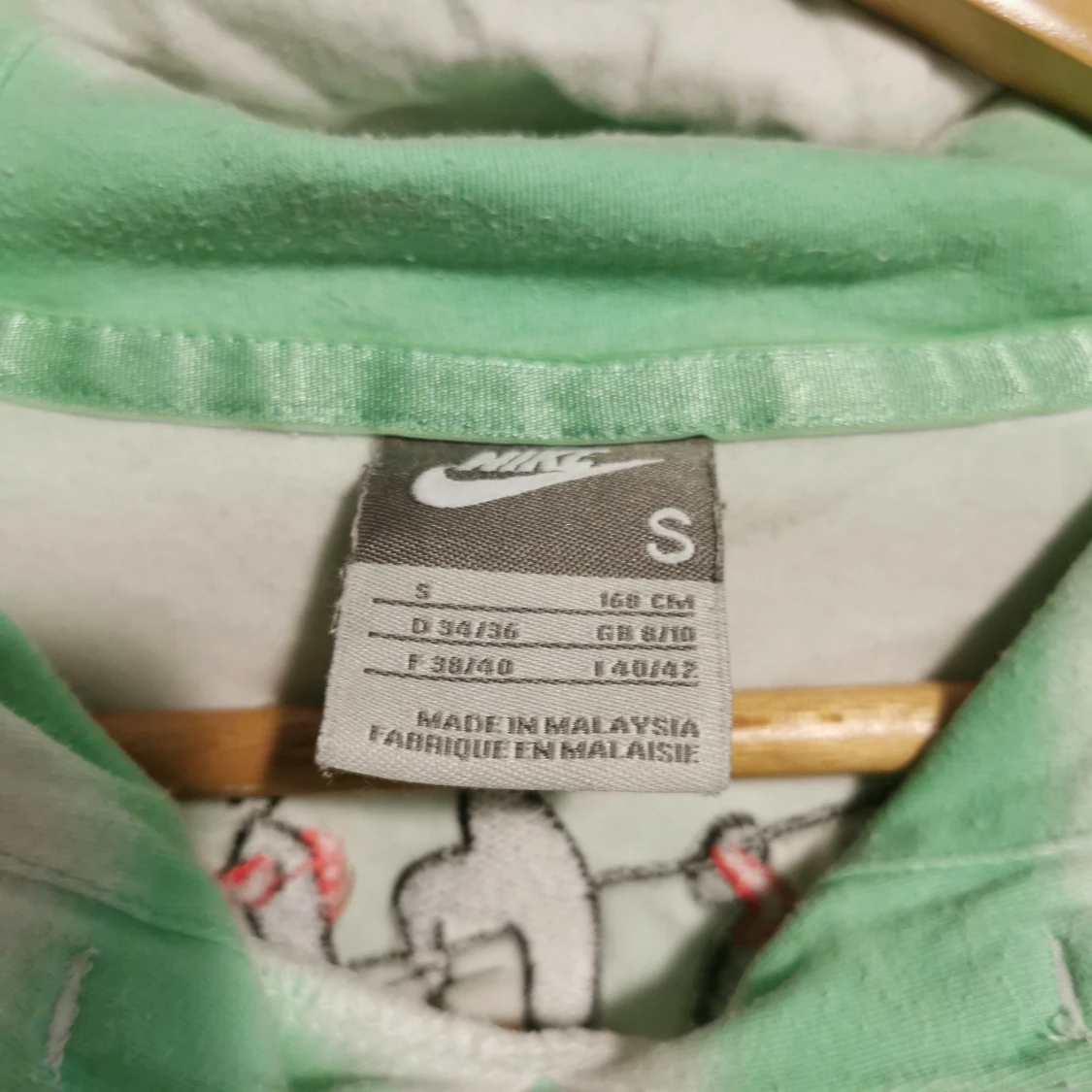 (S) Grön- och vitrandig hoodie från Nike - 3