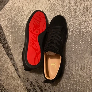 Svarta Louboutin sneakers  - Hög kvalitet, nyskick, ej använda