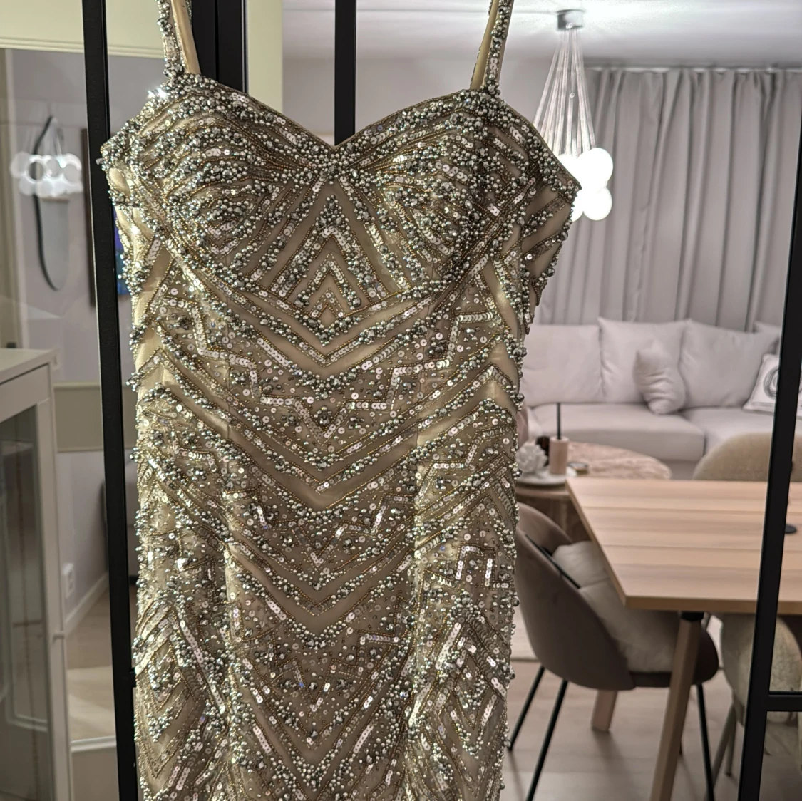 Glittrig långklänning med paljetter från SARAFIA - 1