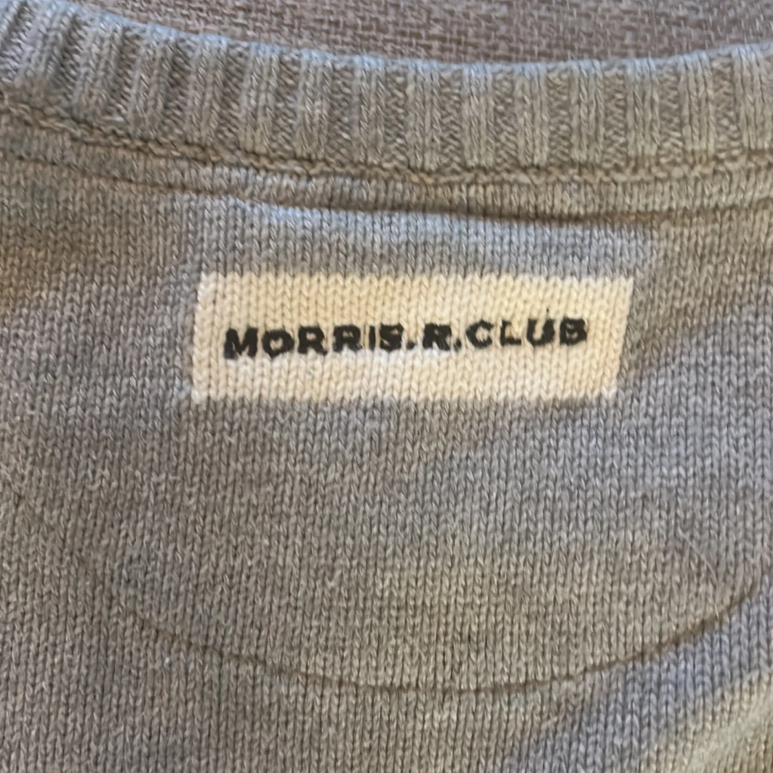 Grå tröja från Morris R. Club - 3