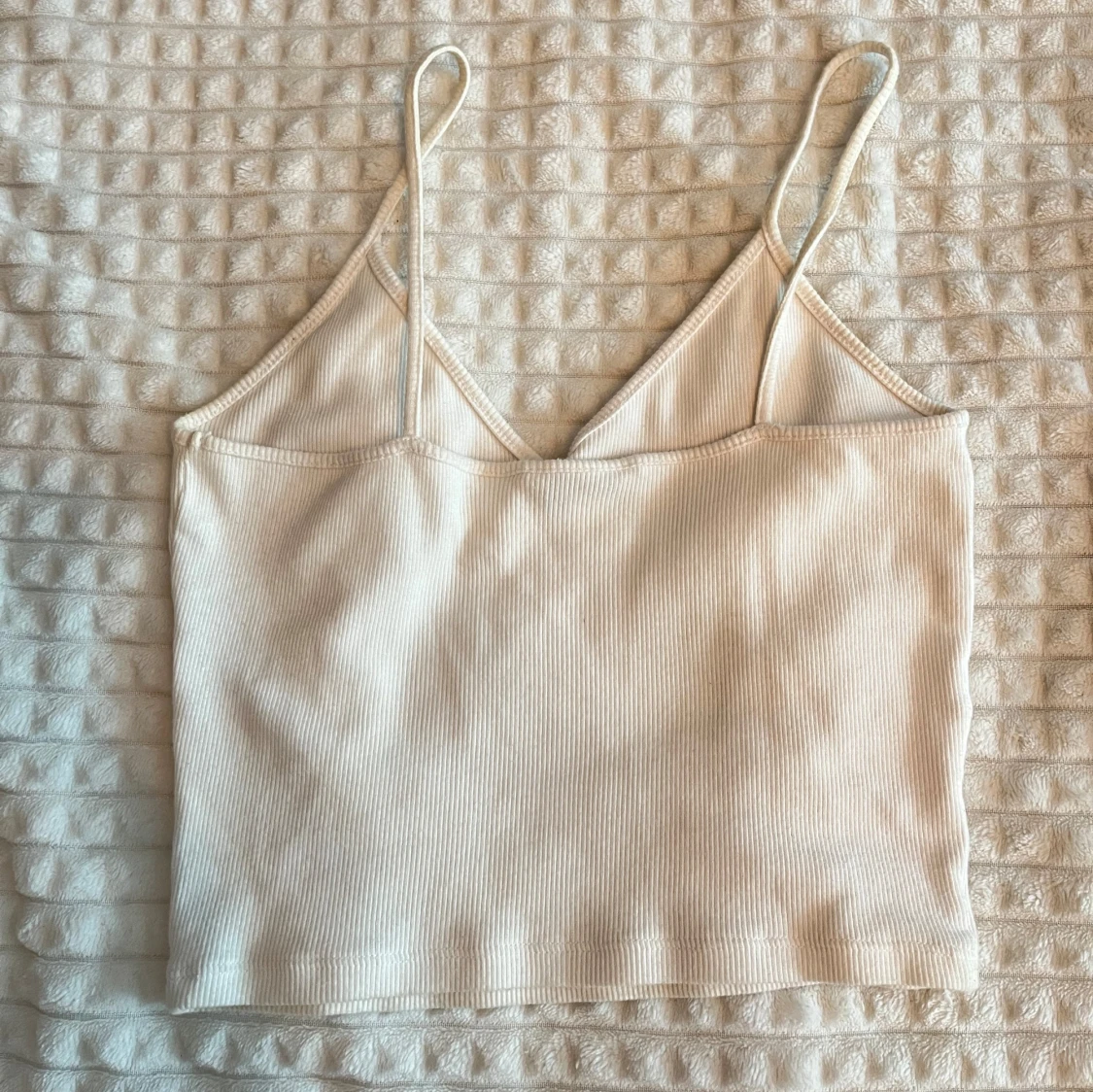 Beige ribbad linnetopp från Monki - 1