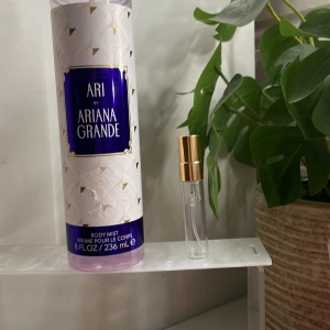 5ml‼️Ari Ariana Grande Body Mist - 5ml splitt ‼️ Ari by Ariana Grande body mist 