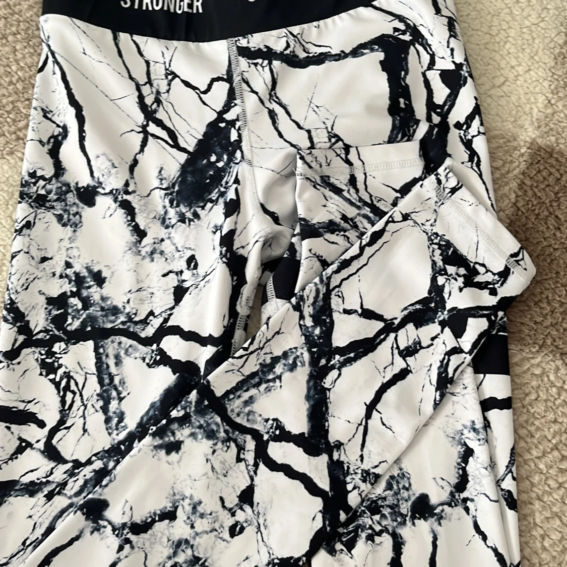 Mönstrade tights från Stronger - 3